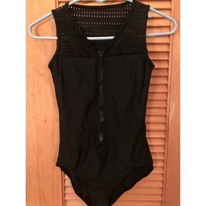 Black Jule Dancewear: Size Medium